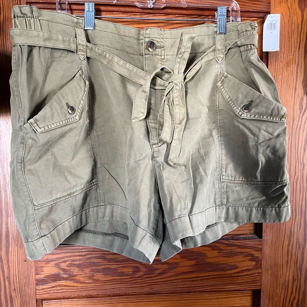 Old Navy shorts, XL